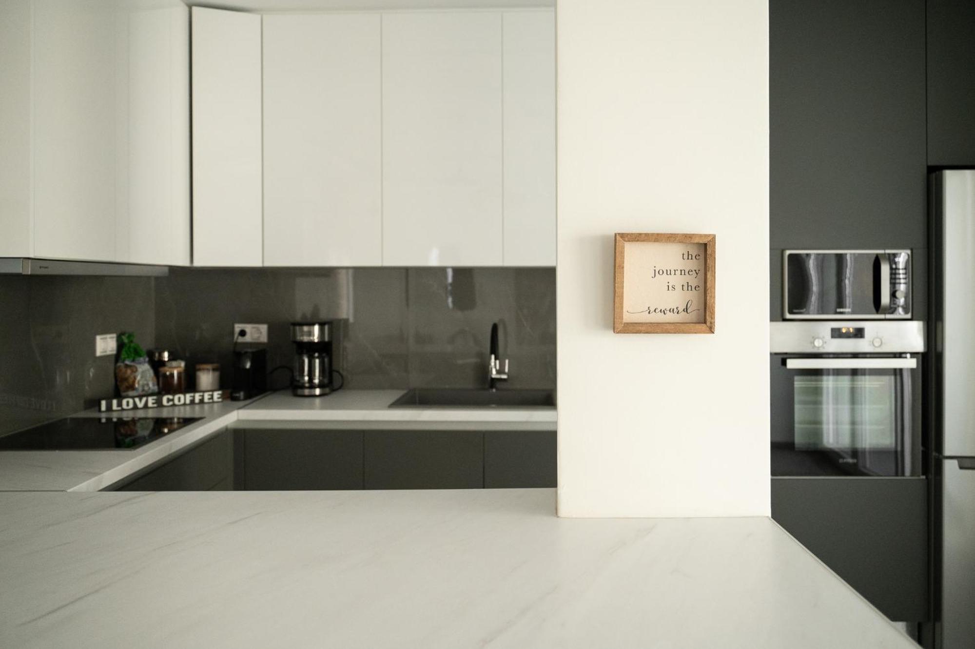 L' Horizon Luxury Living By 8Essentially 이라클리온 외부 사진